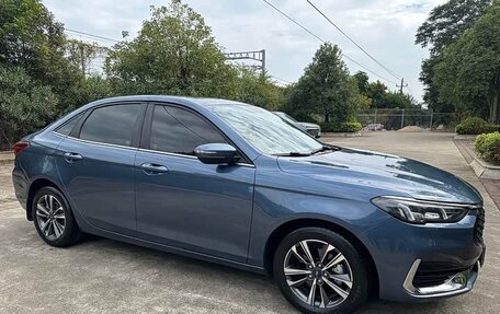 Ford Escort, 2022 год, 1 100 333 рублей, 4 фотография