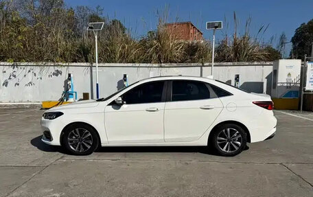 Ford Escort, 2022 год, 1 100 001 рублей, 4 фотография