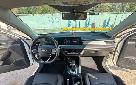 Ford Escort, 2022 год, 1 100 001 рублей, 11 фотография