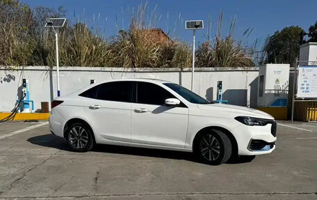 Ford Escort, 2022 год, 1 100 001 рублей, 3 фотография