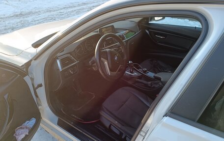 BMW 3 серия, 2017 год, 1 980 000 рублей, 13 фотография