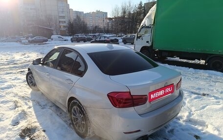 BMW 3 серия, 2017 год, 1 980 000 рублей, 10 фотография