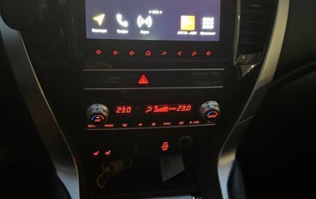 Mitsubishi Pajero Sport III рестайлинг, 2021 год, 4 150 000 рублей, 8 фотография