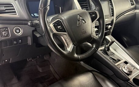 Mitsubishi Pajero Sport III рестайлинг, 2021 год, 4 150 000 рублей, 9 фотография