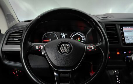 Volkswagen Caravelle T6 рестайлинг, 2018 год, 2 999 000 рублей, 11 фотография