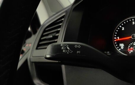 Volkswagen Caravelle T6 рестайлинг, 2018 год, 2 999 000 рублей, 19 фотография