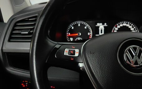 Volkswagen Caravelle T6 рестайлинг, 2018 год, 2 999 000 рублей, 17 фотография