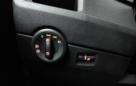 Volkswagen Caravelle T6 рестайлинг, 2018 год, 2 999 000 рублей, 21 фотография