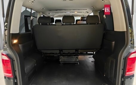 Volkswagen Caravelle T6 рестайлинг, 2018 год, 2 999 000 рублей, 24 фотография