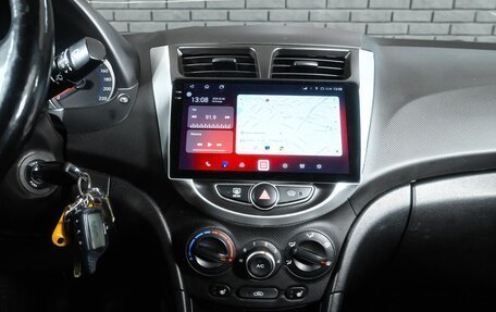 Hyundai Solaris II рестайлинг, 2015 год, 750 000 рублей, 13 фотография