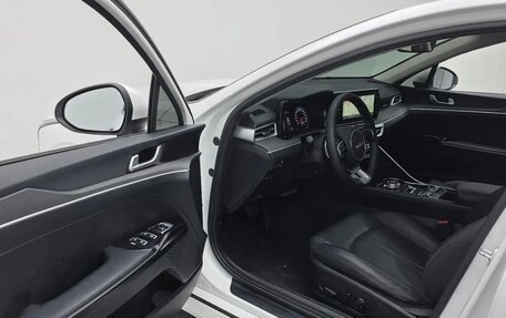 KIA K5, 2022 год, 2 350 000 рублей, 9 фотография