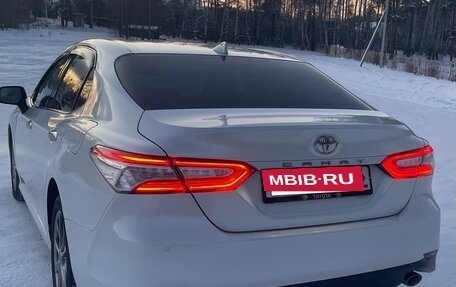 Toyota Camry, 2019 год, 2 700 000 рублей, 2 фотография