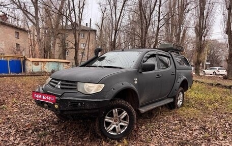 Mitsubishi L200 IV рестайлинг, 2015 год, 1 600 000 рублей, 2 фотография