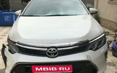 Toyota Camry, 2016 год, 1 850 000 рублей, 2 фотография