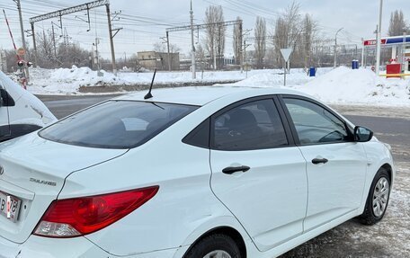 Hyundai Solaris II рестайлинг, 2012 год, 600 000 рублей, 4 фотография