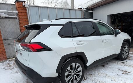 Toyota RAV4, 2022 год, 5 200 000 рублей, 3 фотография