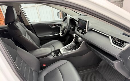 Toyota RAV4, 2022 год, 5 200 000 рублей, 6 фотография