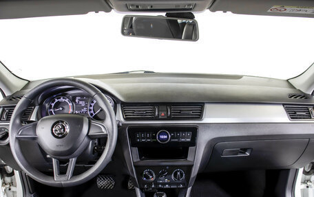 Skoda Rapid I, 2018 год, 1 295 000 рублей, 12 фотография