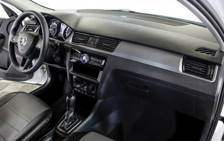 Skoda Rapid I, 2018 год, 1 295 000 рублей, 9 фотография