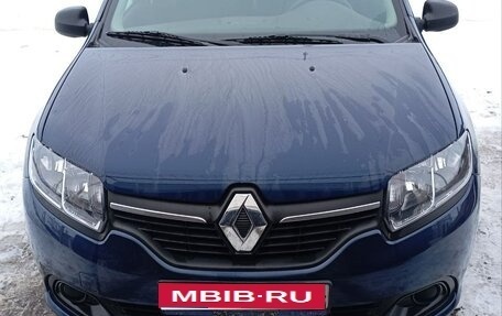 Renault Logan II, 2015 год, 880 000 рублей, 1 фотография