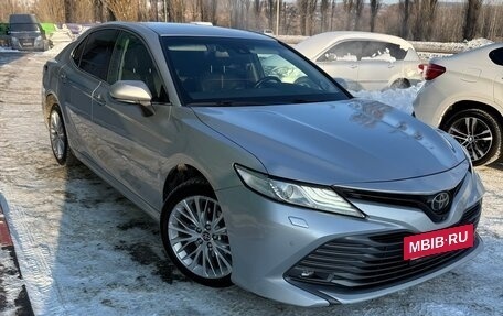 Toyota Camry, 2020 год, 3 300 000 рублей, 2 фотография