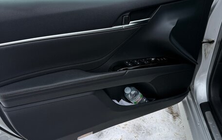 Toyota Camry, 2020 год, 3 300 000 рублей, 11 фотография
