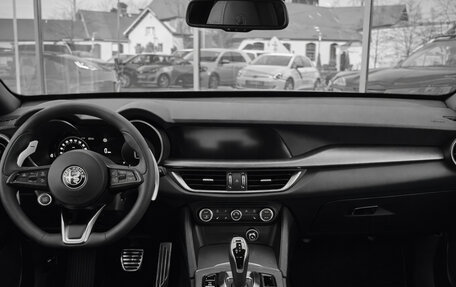 Alfa Romeo Stelvio, 2025 год, 6 993 133 рублей, 19 фотография