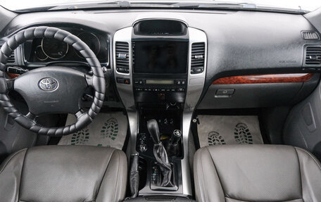 Toyota Land Cruiser Prado 120 рестайлинг, 2003 год, 2 149 000 рублей, 11 фотография