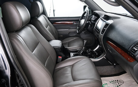 Toyota Land Cruiser Prado 120 рестайлинг, 2003 год, 2 149 000 рублей, 14 фотография