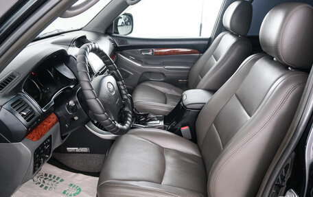 Toyota Land Cruiser Prado 120 рестайлинг, 2003 год, 2 149 000 рублей, 8 фотография