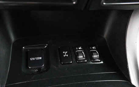 Toyota Land Cruiser Prado 120 рестайлинг, 2003 год, 2 149 000 рублей, 19 фотография