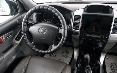 Toyota Land Cruiser Prado 120 рестайлинг, 2003 год, 2 149 000 рублей, 10 фотография