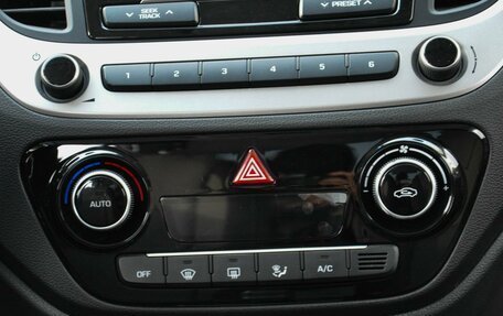 Hyundai Solaris II рестайлинг, 2017 год, 1 200 000 рублей, 11 фотография