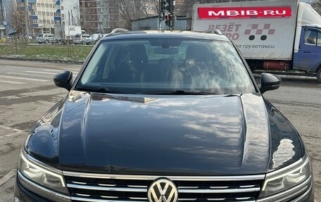 Volkswagen Tiguan II, 2017 год, 2 000 000 рублей, 1 фотография