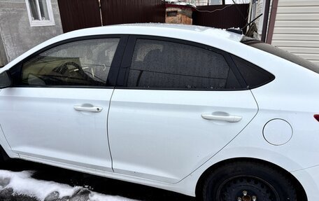 Hyundai Solaris II рестайлинг, 2019 год, 1 100 000 рублей, 3 фотография