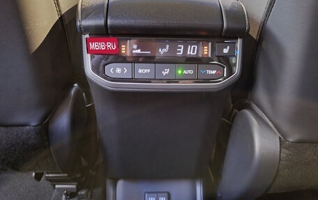 Toyota Highlander, 2025 год, 5 690 000 рублей, 26 фотография