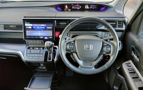 Honda Stepwgn IV, 2021 год, 2 220 000 рублей, 9 фотография