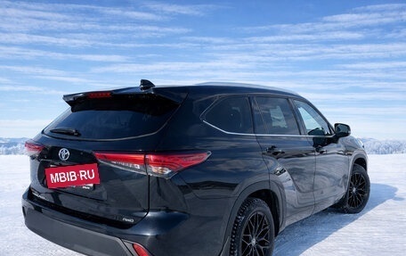 Toyota Highlander, 2021 год, 5 400 000 рублей, 4 фотография