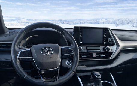 Toyota Highlander, 2021 год, 5 400 000 рублей, 7 фотография