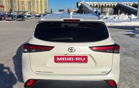 Toyota Highlander, 2021 год, 5 999 000 рублей, 5 фотография