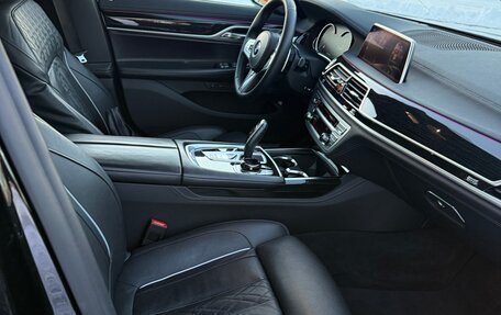 BMW 7 серия, 2018 год, 4 530 000 рублей, 14 фотография