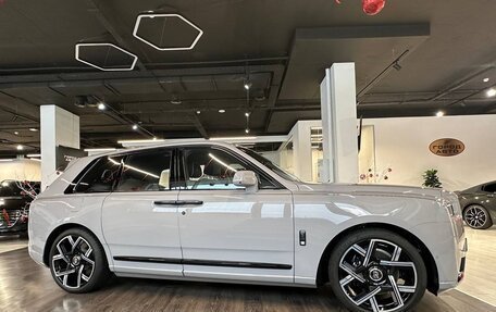 Rolls-Royce Cullinan, 2025 год, 69 000 000 рублей, 12 фотография