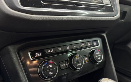 Volkswagen Tiguan II, 2018 год, 2 345 000 рублей, 29 фотография