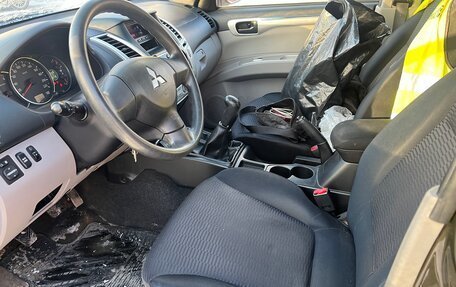 Mitsubishi Pajero Sport II рестайлинг, 2013 год, 1 500 000 рублей, 14 фотография