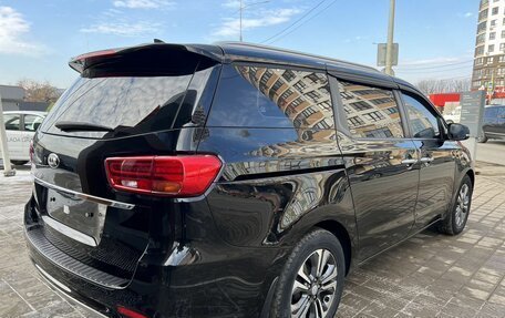 KIA Carnival III, 2018 год, 2 500 000 рублей, 5 фотография