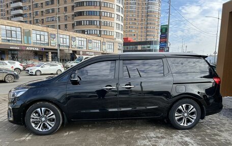 KIA Carnival III, 2018 год, 2 500 000 рублей, 8 фотография