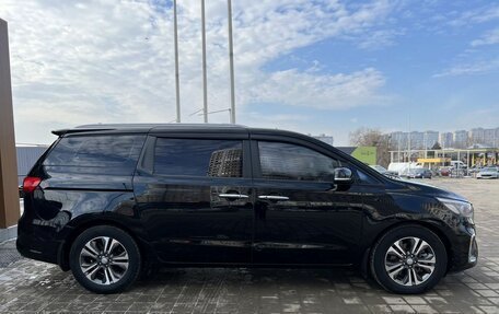 KIA Carnival III, 2018 год, 2 500 000 рублей, 4 фотография