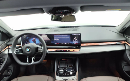 BMW 5 серия, 2025 год, 10 290 000 рублей, 2 фотография