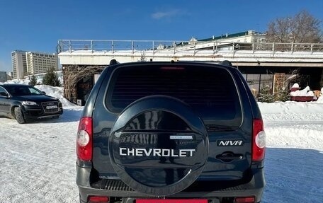 Chevrolet Niva I рестайлинг, 2011 год, 427 000 рублей, 4 фотография