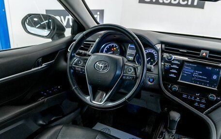 Toyota Camry, 2018 год, 2 485 000 рублей, 9 фотография